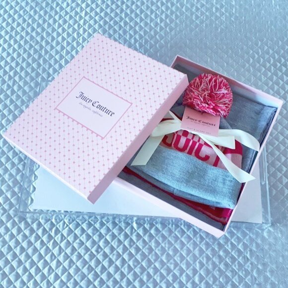 NWT Juicy Couture grey knit hat & scarf boxed set - Picture 3 of 6